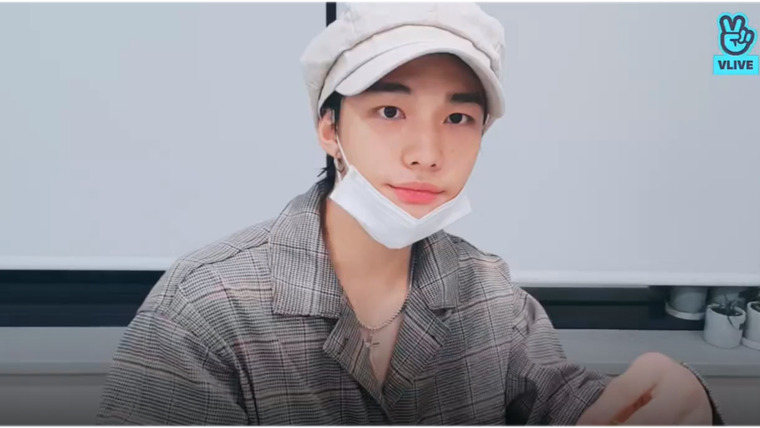 Stray Kids — s2019e251 — [Live] Have a chat with HYUNJIN😘
