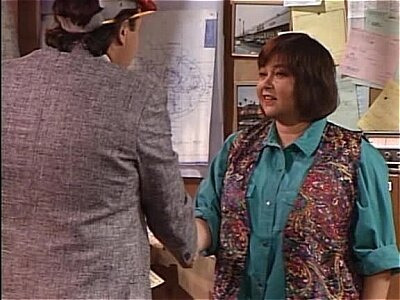 Roseanne — s02e04 — Somebody Stole My Gal