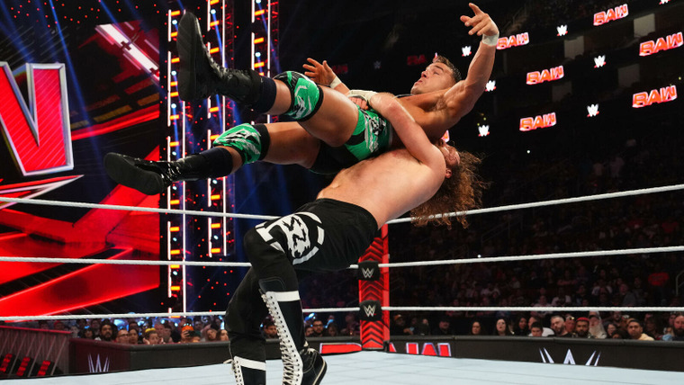WWE Monday Night RAW — s31e11 — #1607 - Toyota Center in Houston, TX