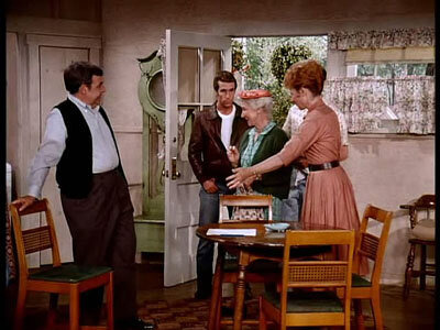 Happy Days — s03e01 — Fonzie Moves In