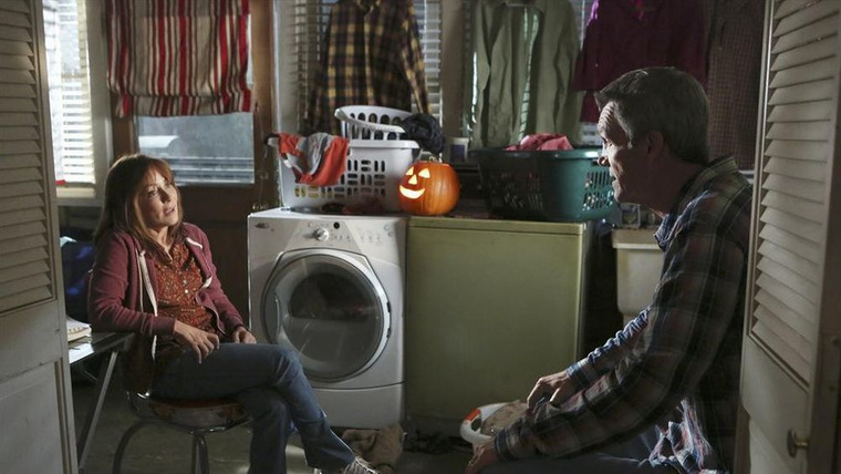 The Middle — s05e05 — Halloween IV: The Ghost Story
