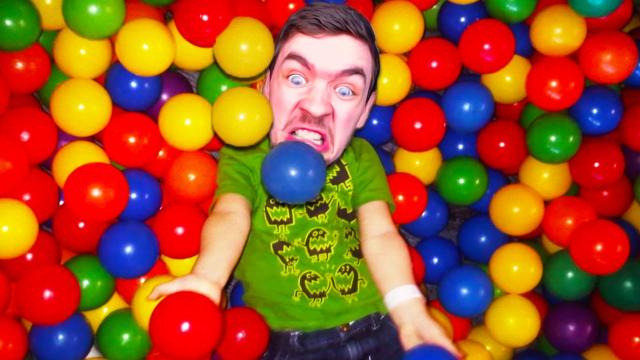Jacksepticeye — s04e274 — I LOVE BALLS!! | Reading Your Comments #61
