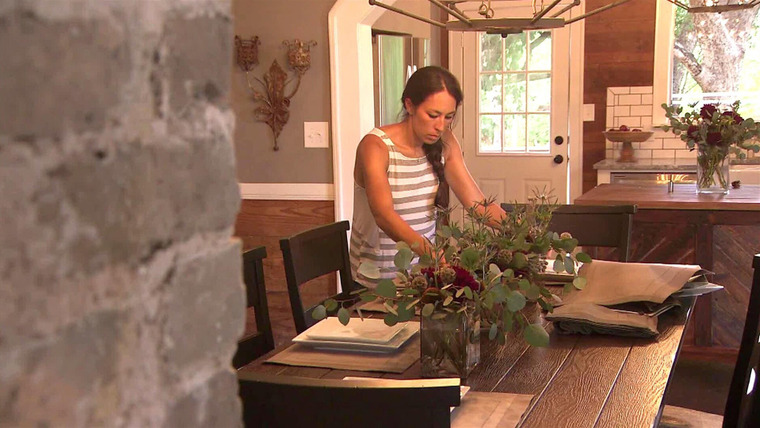 Fixer Upper — s02e01 — Coffeehouse Owners Seek Home with Short Commute