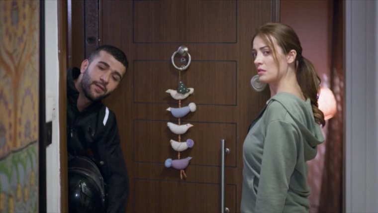 Современная женщина — s01e06 — Evde Tek Başıma