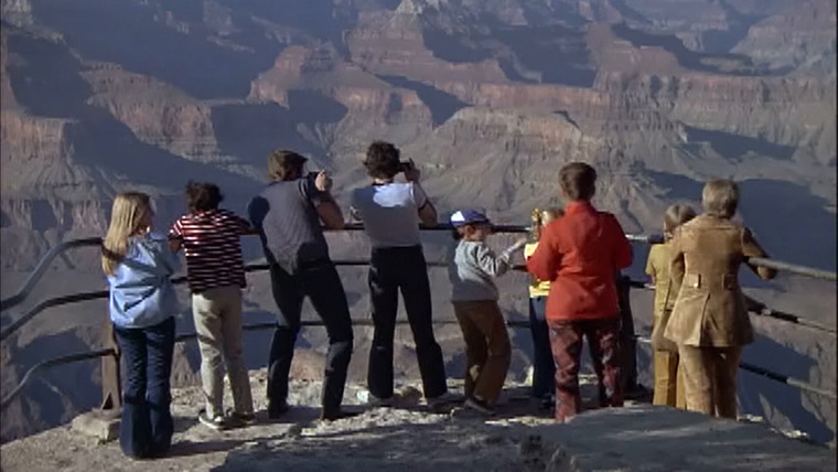 The Brady Bunch — s03e02 — Grand Canyon or Bust