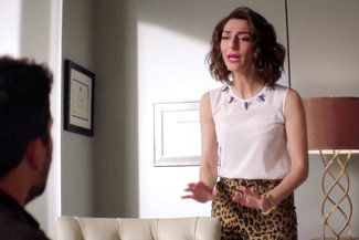 Girlfriends' Guide to Divorce — s05e01 — Rule #773: Step and Repeat