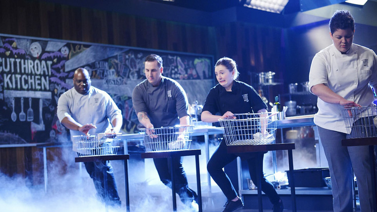 Cutthroat Kitchen — s09e13 — Sabootage 2: Electric Boo-galoo