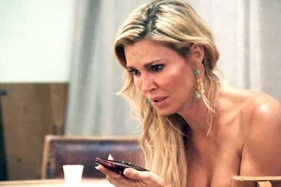 The Real Housewives of Beverly Hills — s04e07 — Escape to Bitch Mountain