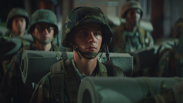 Салаги — s01e08 — The Crucible