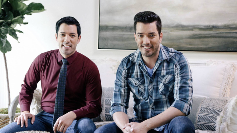 Property Brothers: Buying + Selling — s08e09 — Going to the Dogs