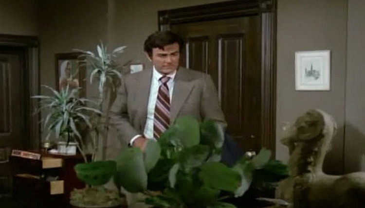 Mannix — s08e07 — A Small Favor for an Old Friend
