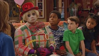 Дом Рэйвен — s01e10 — Fears of a Clown