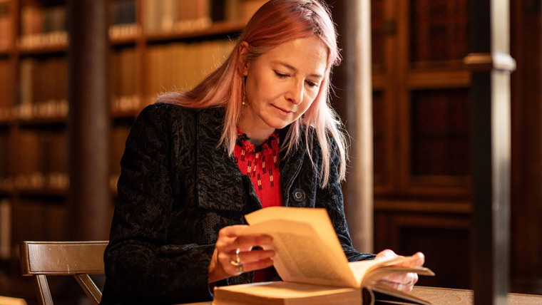 Lost Grail with Alice Roberts — s01e01 — In the Shadow of the Tor