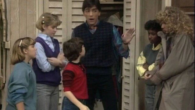 Charles in Charge — s01e17 — Snowed In