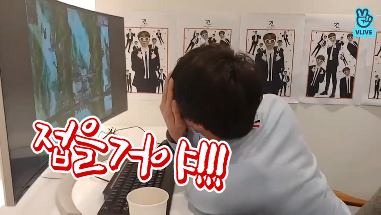 BTS on V App — s04 special-0 — [BTS] 석진이의 인내의 숲 최종_진짜최종_최최최종.vlive (Jin playing the game that needs great patience)