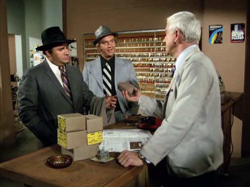 Police Squad! — s01e05 — Rendezvous at Big Gulch (Terror in the Neighborhood)