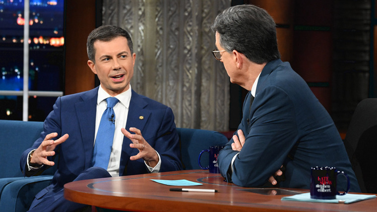 The Late Show with Stephen Colbert — s2023e71 — Sec. Pete Buttigieg, Willie Nelson