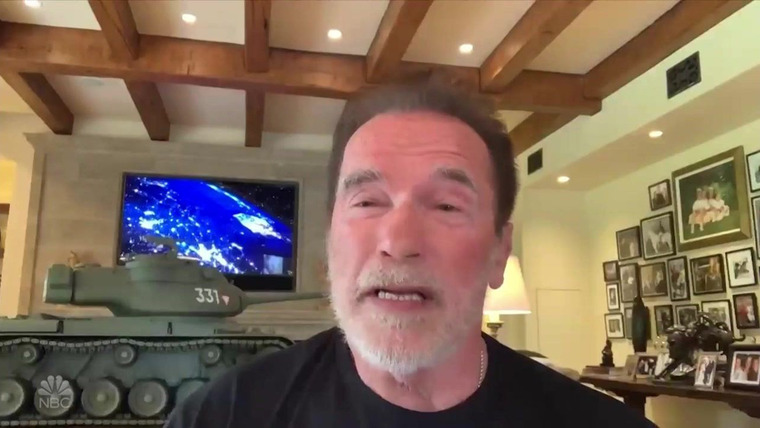 Ночное шоу с Джимми Фэллоном — s2020e85 — At Home Edition: Arnold Schwarzenegger, Cole Sprouse, Billy Corgan