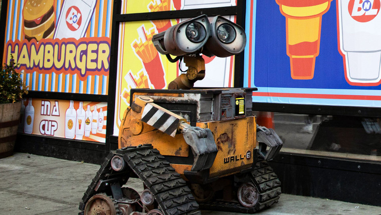 Pixar in Real Life — s01e10 — WALL·E: BnL Pop-up Shop