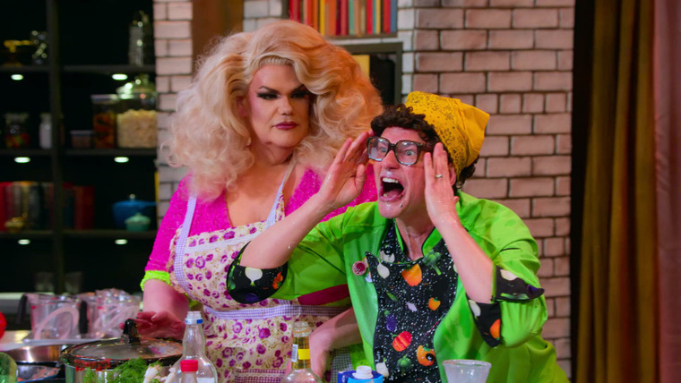 Drag Me to Dinner — s01e06 — Tupperware Party