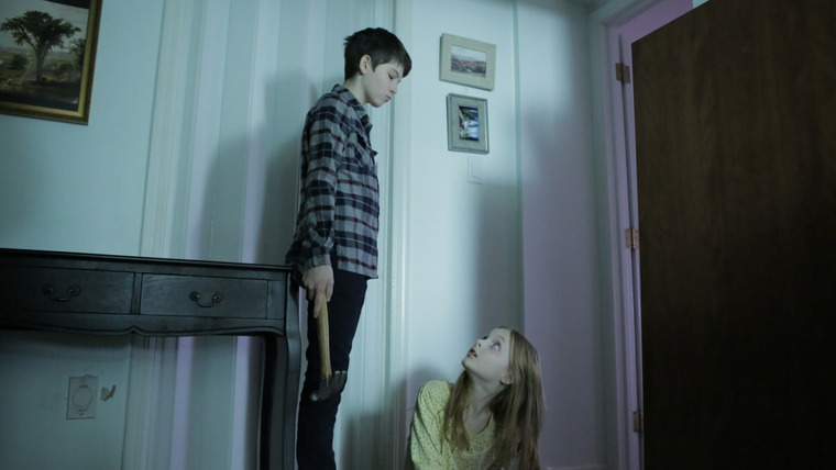 Здесь живет зло — s03e10 — The Demon in His Eyes
