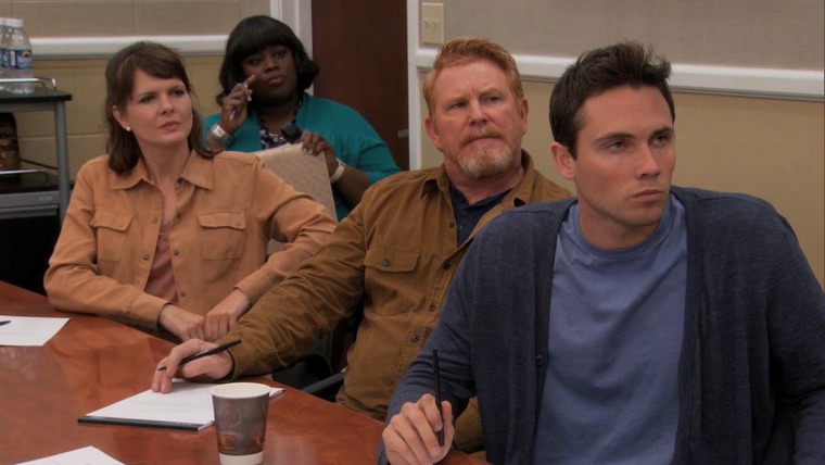 Parks and Recreation — s04e13 — Bowling for Votes