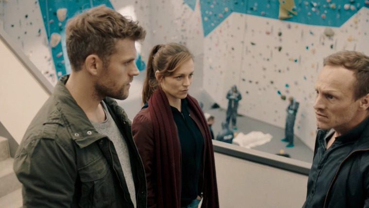 Полицейский и чудовище — s01e08 — Falsche Freunde