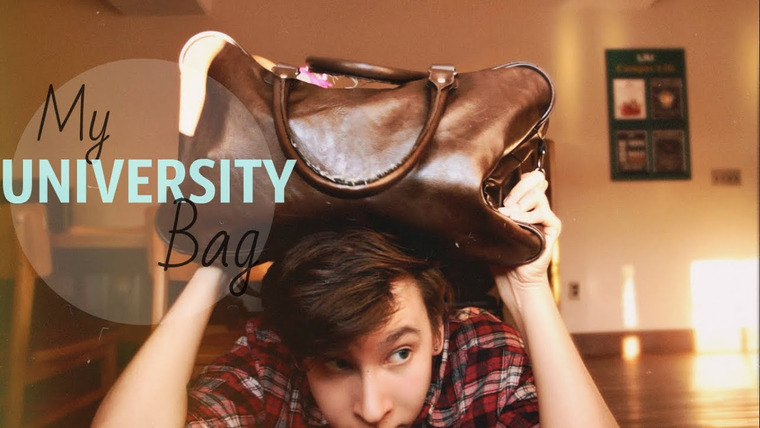 Anthony Uly — s2015e28 — Что я беру в университет? | My University Bag