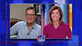 Вечернее шоу со Стивеном Колбером — s2020e90 — Stephen Colbert from home, with Norah O'Donnell, IDK