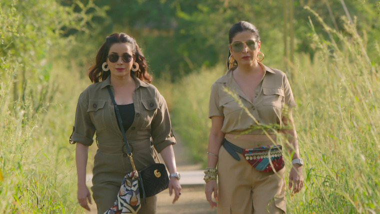 Fabulous Lives of Bollywood Wives — s02e05 — Friends, Family and Other Animals