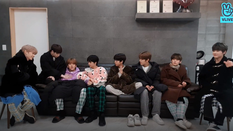 Stray Kids — s2019e320 — [Live] We're coming back with?