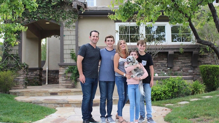 House Hunters Family — s02e09 — Family of Five Upsizing in Thousand Oaks, CA