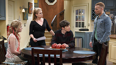 Melissa & Joey — s03e01 — Works for Me