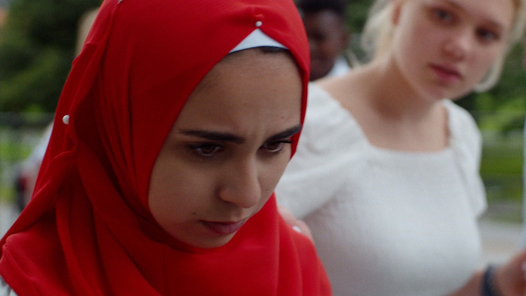 Поставь мне "лайк" — s04e04 — HURRA!