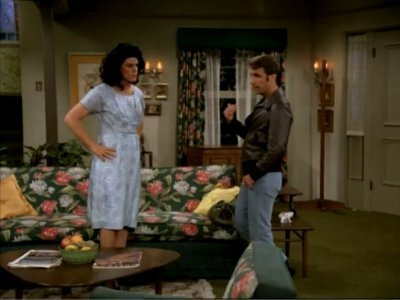 Счастливые дни — s06e13 — The Kissing Bandit