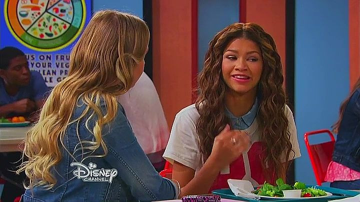K.C. Undercover — s01e02 — My Sister from Another Mother... Board