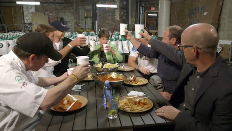 Wahlburgers — s05e08 — The Fenway Way Back