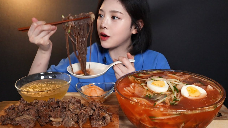문복희 Eat with Boki — s02e86 — SUB)살얼음 동동 매콤 물냉면 먹방! (ft.연탄불고기) 육쌈냉면으로 여름나기💦 Spicy Naengmyeon Bulgogi Mukbang ASMR