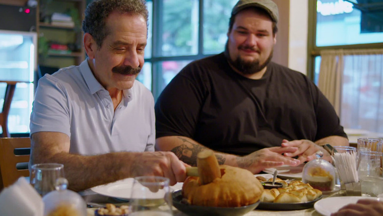 Tony Shalhoub Breaking Bread — s01e03 — São Paulo
