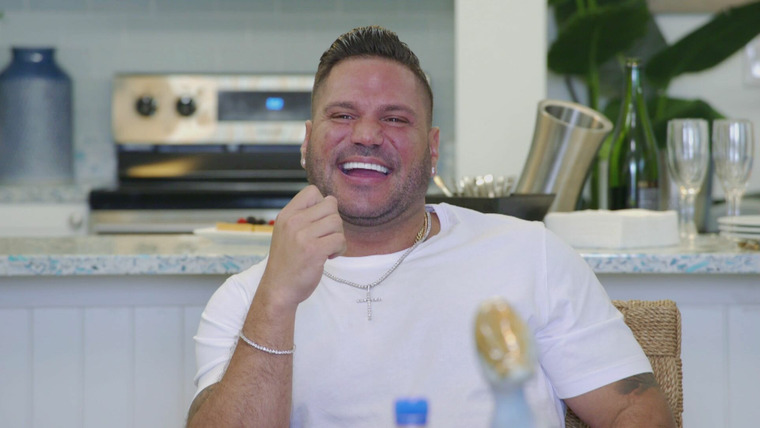 Jersey Shore: Family Vacation — s06e30 — Frozen Pizza and Margaritas