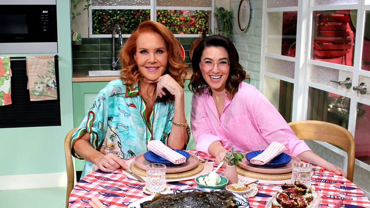 A Bite to Eat with Alice — s02e26 — Rhonda Burchmore
