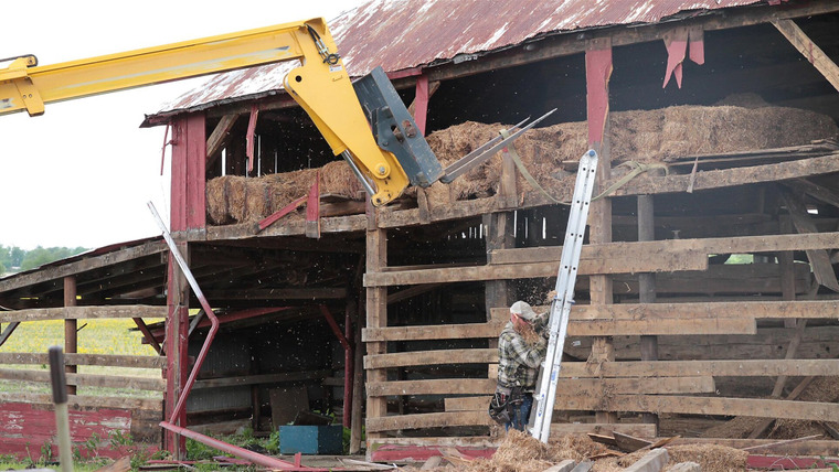 Barnwood Builders — s05e07 — Barn Storming: A Wild Takedown in Pleasantville, Ohio