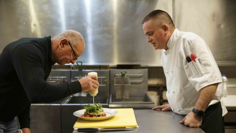 Restaurant: Impossible — s19e03 — Floundering Fish House