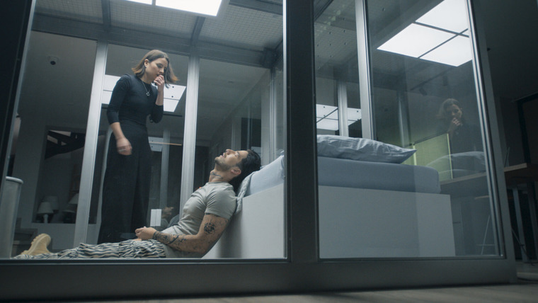 Королева флоу — s03e60 — Genoveva secuestra a Charly y se lleva susto por posible sobredosis