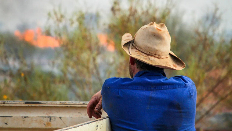 Outback Farm — s01e04 — Bush Fire Coming!