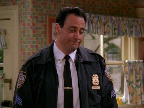 Everybody Loves Raymond — s04e23 — Confronting the Attacker