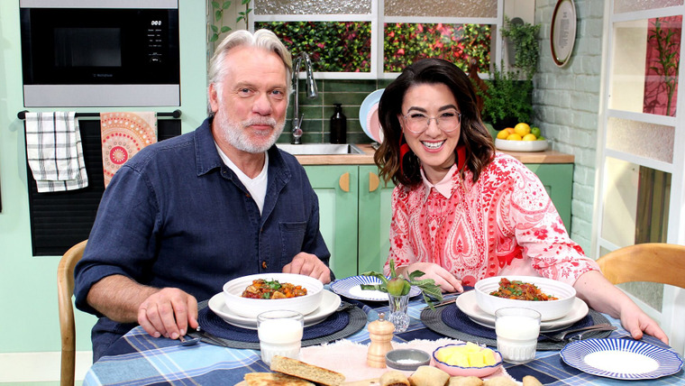 A Bite to Eat with Alice — s02e39 — Erik Thomson
