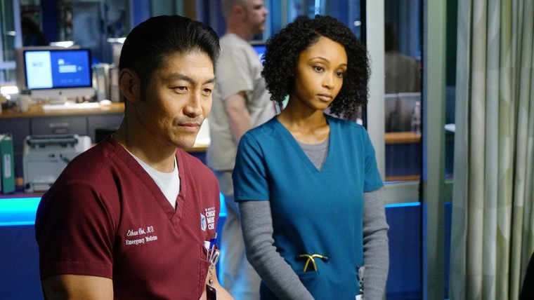 Chicago Med — s04e22 — With a Brave Heart