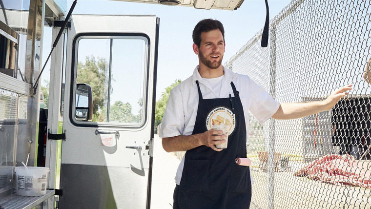 The Great Food Truck Race — s07e04 — Family Face-Off: A Dessert in the Desert