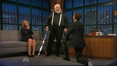 Late Night with Seth Meyers — s2014e117 — Amy Poehler, George R.R. Martin, Captain Sensible
